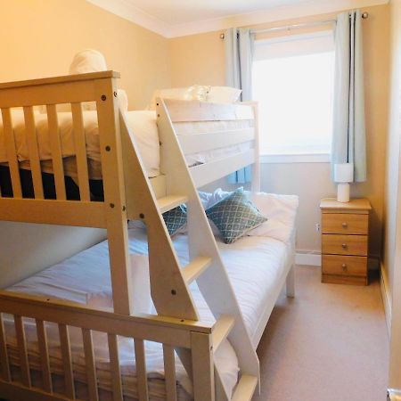 Beautiful 3 Bedroom Apt, Mins From Glasgow Airport, M8 & Sec 佩斯利 外观 照片
